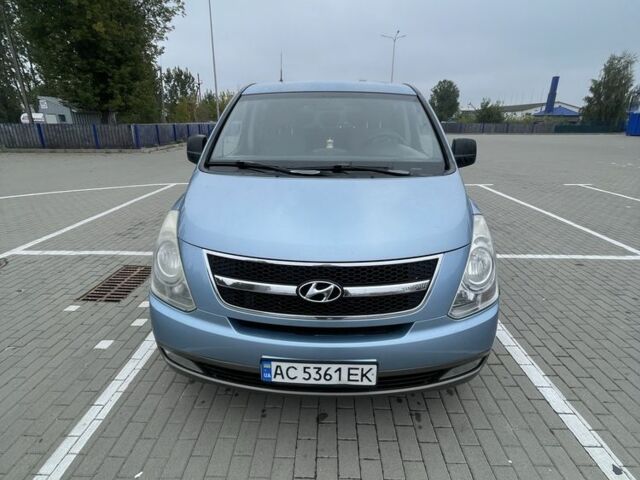 Синій Хендай Н1 (Старекс), об'ємом двигуна 2.5 л та пробігом 295 тис. км за 10400 $, фото 1 на Automoto.ua