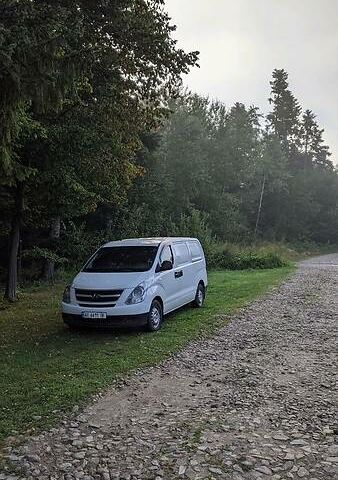 Білий Хендай Н1 вант., об'ємом двигуна 2.5 л та пробігом 190 тис. км за 9999 $, фото 1 на Automoto.ua