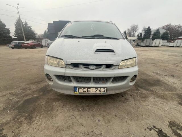 Белый Хендай Н 100, объемом двигателя 2.5 л и пробегом 350 тыс. км за 2600 $, фото 1 на Automoto.ua