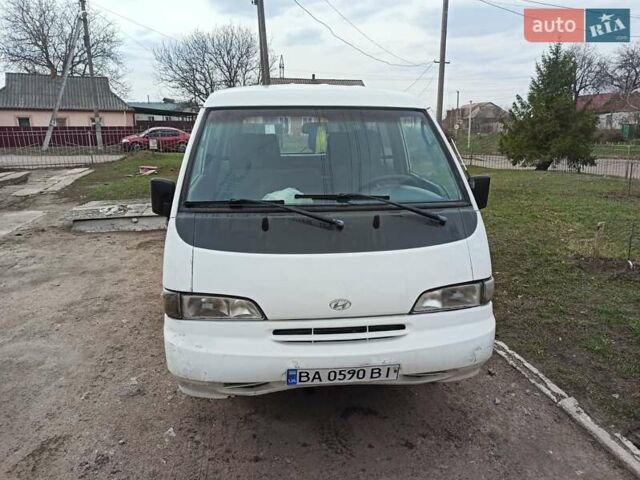 Білий Хендай Н 100, об'ємом двигуна 2.5 л та пробігом 430 тис. км за 1700 $, фото 1 на Automoto.ua