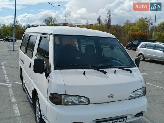 Белый Хендай Н 100, объемом двигателя 2.5 л и пробегом 300 тыс. км за 2300 $, фото 1 на Automoto.ua