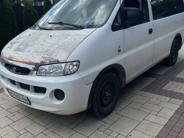 Білий Хендай Н 100, об'ємом двигуна 2.5 л та пробігом 337 тис. км за 2800 $, фото 1 на Automoto.ua