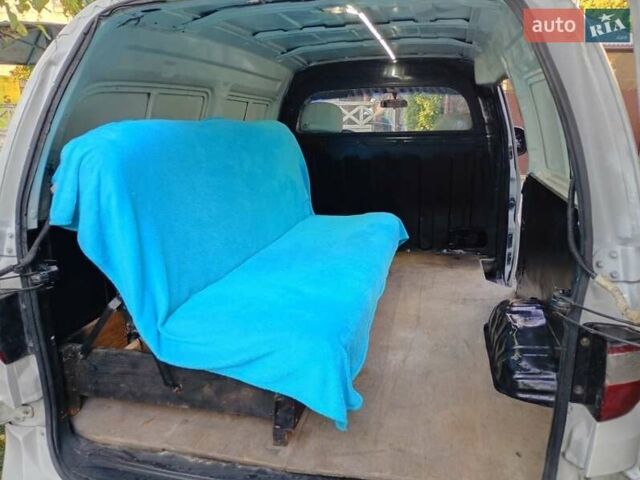 Хендай Н 100 2000 у Луцьку на Automoto.ua Білий Хендай Н 100, об'ємом двигуна 2.5 л та пробігом 300 тис. км за 2500 $, фото 1 на Automoto.ua