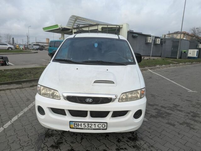 Белый Хендай Н 100, объемом двигателя 2.5 л и пробегом 400 тыс. км за 2335 $, фото 1 на Automoto.ua
