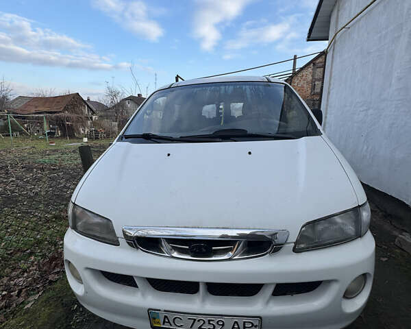 Белый Хендай Н 100, объемом двигателя 2.48 л и пробегом 184 тыс. км за 2800 $, фото 1 на Automoto.ua