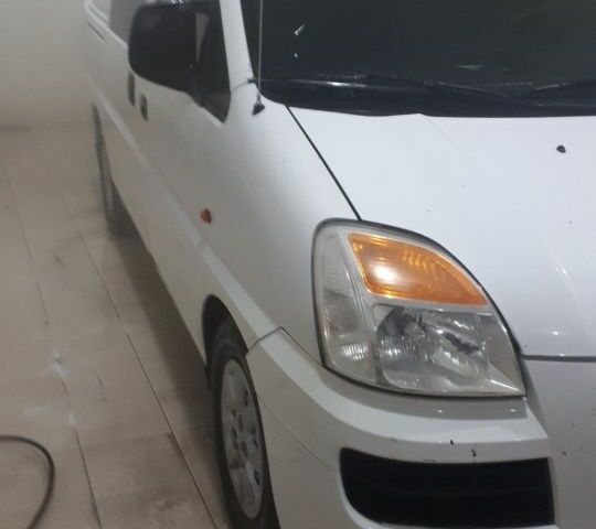 Белый Хендай Н 100, объемом двигателя 0 л и пробегом 200 тыс. км за 4500 $, фото 1 на Automoto.ua