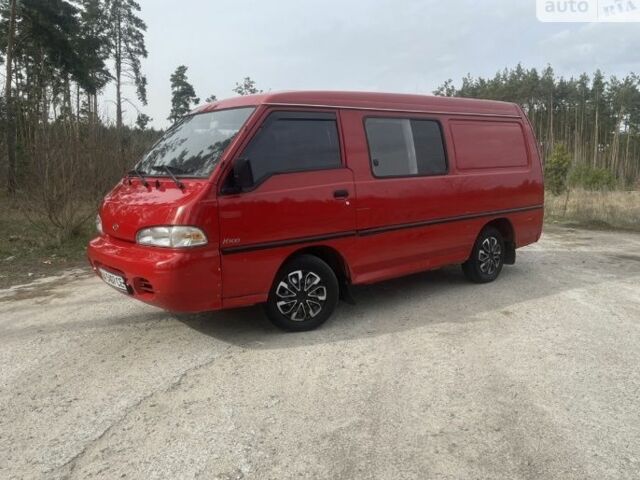 Красный Хендай Н 100, объемом двигателя 2.5 л и пробегом 187 тыс. км за 3000 $, фото 1 на Automoto.ua