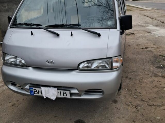 Сірий Хендай Н 100, об'ємом двигуна 2 л та пробігом 353 тис. км за 3600 $, фото 1 на Automoto.ua