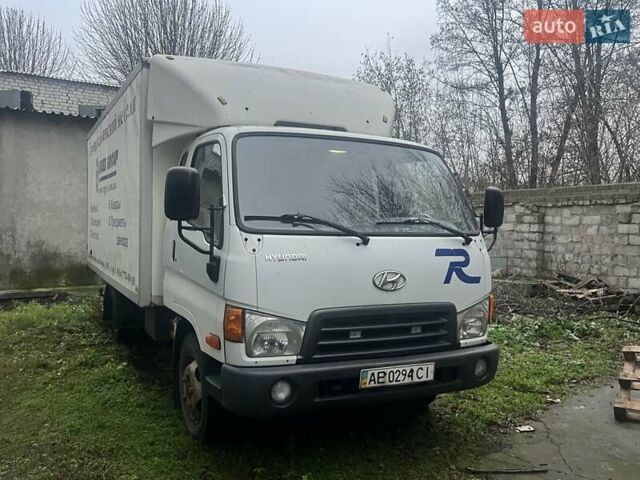 Белый Хендай НД 65, объемом двигателя 3.91 л и пробегом 180 тыс. км за 7850 $, фото 1 на Automoto.ua