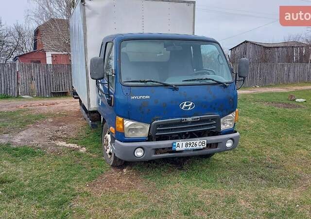 Синий Хендай НД 65, объемом двигателя 3.3 л и пробегом 395 тыс. км за 5500 $, фото 1 на Automoto.ua
