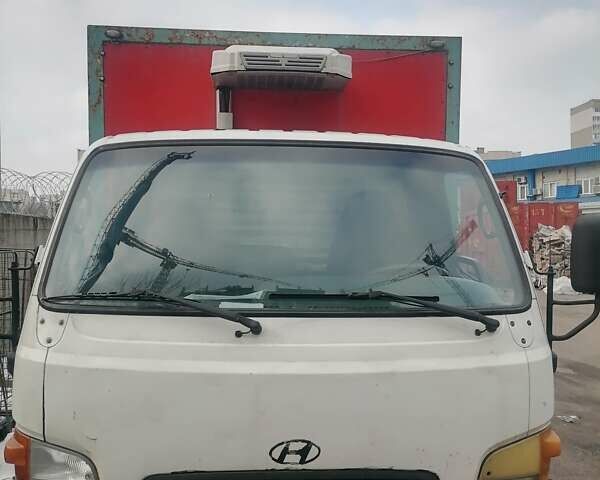 Білий Хендай НД 72, об'ємом двигуна 3.3 л та пробігом 65 тис. км за 5500 $, фото 1 на Automoto.ua