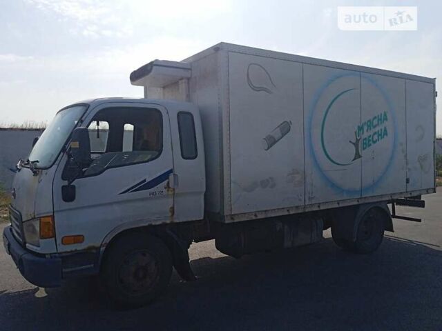 Белый Хендай НД 72, объемом двигателя 3.3 л и пробегом 765 тыс. км за 4300 $, фото 1 на Automoto.ua