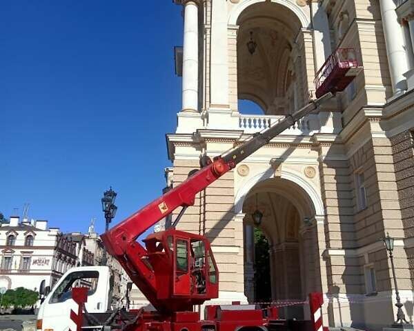 Белый Хендай НД 78, объемом двигателя 4 л и пробегом 220 тыс. км за 45000 $, фото 1 на Automoto.ua