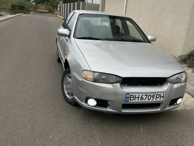 Серый Хендай Лантра, объемом двигателя 1.5 л и пробегом 300 тыс. км за 1400 $, фото 1 на Automoto.ua