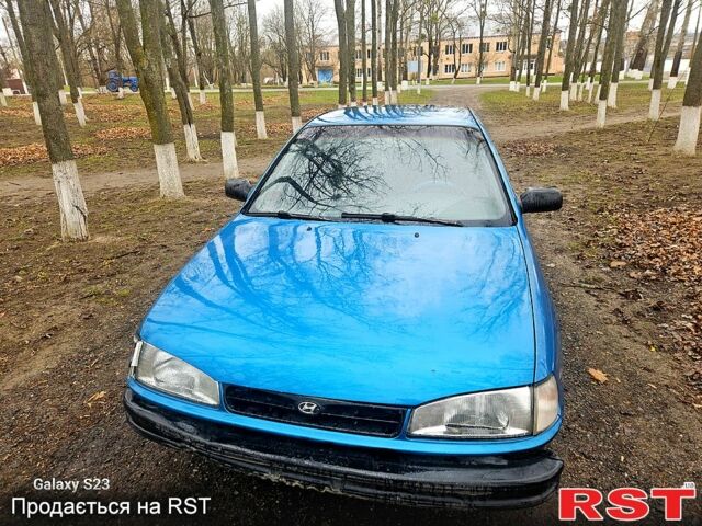 Синій Хендай Лантра, об'ємом двигуна 1.5 л та пробігом 0 тис. км за 1000 $, фото 1 на Automoto.ua
