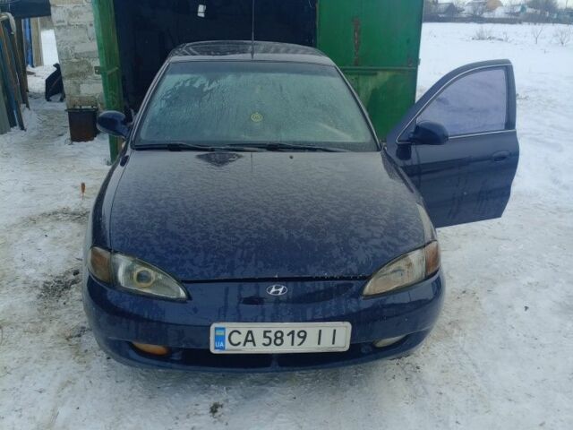 Синій Хендай Лантра, об'ємом двигуна 1.8 л та пробігом 500 тис. км за 1900 $, фото 1 на Automoto.ua