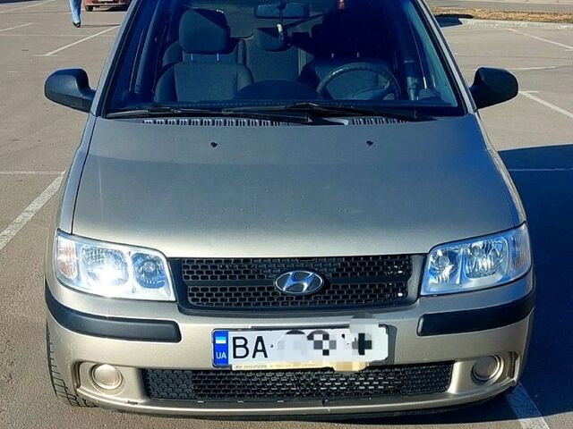 Бежевый Хендай Матрикс, объемом двигателя 1.6 л и пробегом 303 тыс. км за 4000 $, фото 1 на Automoto.ua