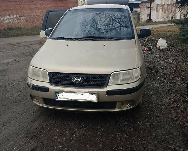 Бежевый Хендай Матрикс, объемом двигателя 1.6 л и пробегом 250 тыс. км за 3400 $, фото 1 на Automoto.ua