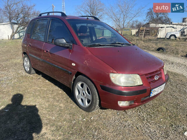 Червоний Хендай Матрікс, об'ємом двигуна 1.8 л та пробігом 250 тис. км за 2999 $, фото 1 на Automoto.ua