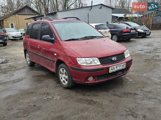 Червоний Хендай Матрікс, об'ємом двигуна 1.8 л та пробігом 200 тис. км за 2000 $, фото 1 на Automoto.ua
