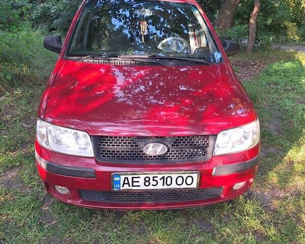 Красный Хендай Матрикс, объемом двигателя 1.8 л и пробегом 156 тыс. км за 4850 $, фото 1 на Automoto.ua