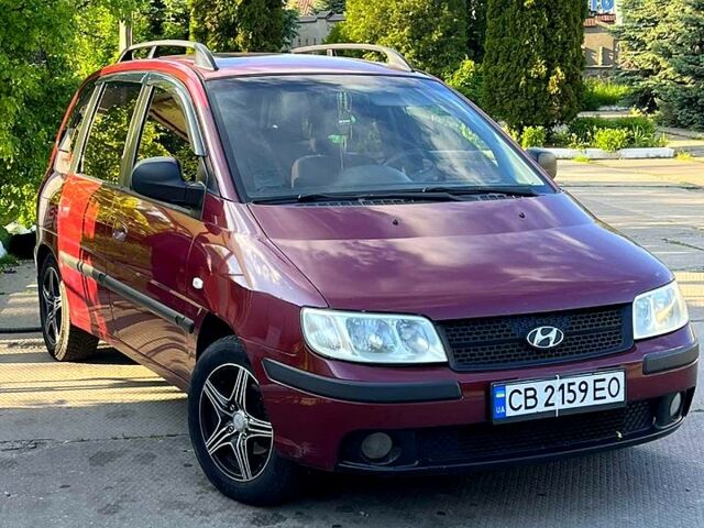 Красный Хендай Матрикс, объемом двигателя 1.6 л и пробегом 253 тыс. км за 4000 $, фото 1 на Automoto.ua