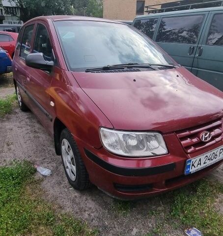 Красный Хендай Матрикс, объемом двигателя 0 л и пробегом 270 тыс. км за 3219 $, фото 1 на Automoto.ua