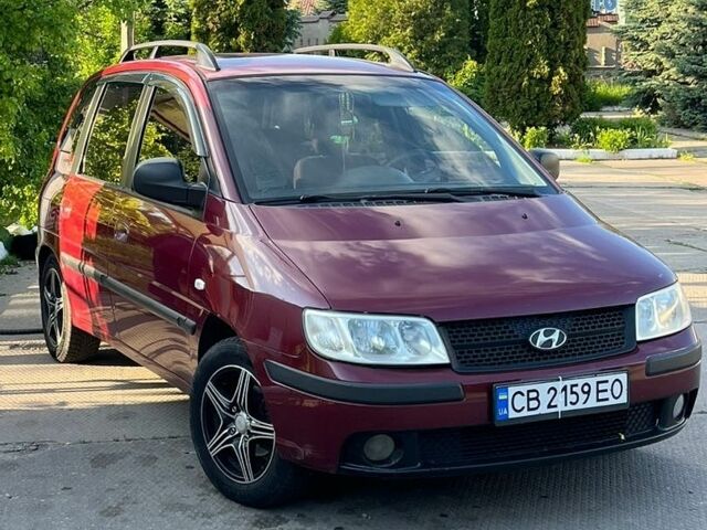 Красный Хендай Матрикс, объемом двигателя 1.6 л и пробегом 270 тыс. км за 4000 $, фото 1 на Automoto.ua