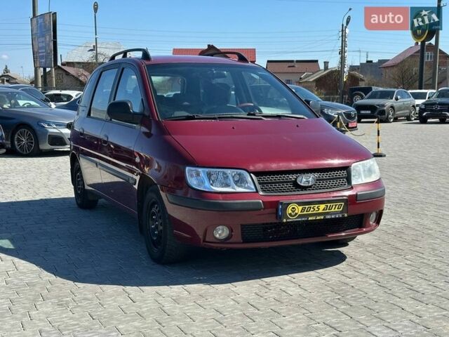 Красный Хендай Матрикс, объемом двигателя 1.6 л и пробегом 188 тыс. км за 4300 $, фото 1 на Automoto.ua