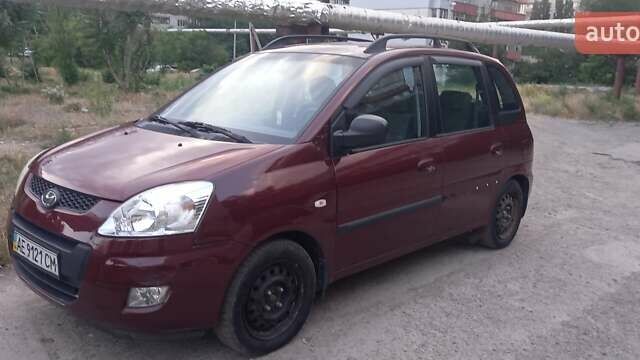 Червоний Хендай Матрікс, об'ємом двигуна 1.8 л та пробігом 171 тис. км за 5500 $, фото 1 на Automoto.ua