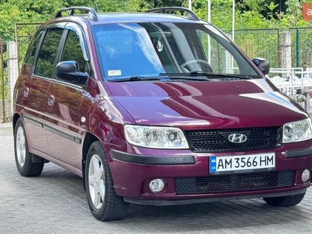 Красный Хендай Матрикс, объемом двигателя 1.8 л и пробегом 144 тыс. км за 5700 $, фото 1 на Automoto.ua