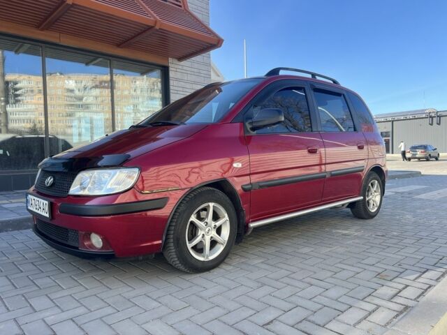 Красный Хендай Матрикс, объемом двигателя 1.6 л и пробегом 249 тыс. км за 4200 $, фото 1 на Automoto.ua