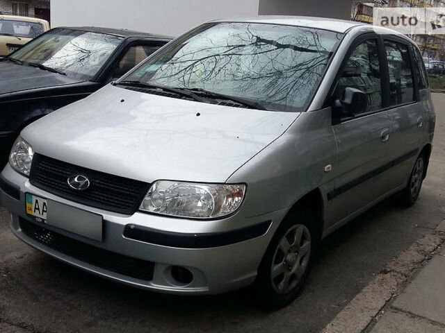 Сірий Хендай Матрікс, об'ємом двигуна 1.6 л та пробігом 109 тис. км за 4300 $, фото 1 на Automoto.ua