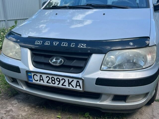 Сірий Хендай Матрікс, об'ємом двигуна 1.6 л та пробігом 258 тис. км за 3500 $, фото 1 на Automoto.ua