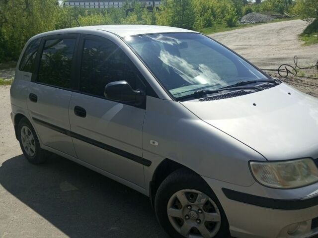 Серый Хендай Матрикс, объемом двигателя 1.6 л и пробегом 275 тыс. км за 4499 $, фото 1 на Automoto.ua