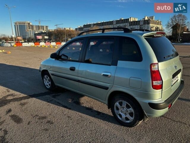 Серый Хендай Матрикс, объемом двигателя 1.8 л и пробегом 153 тыс. км за 3800 $, фото 1 на Automoto.ua