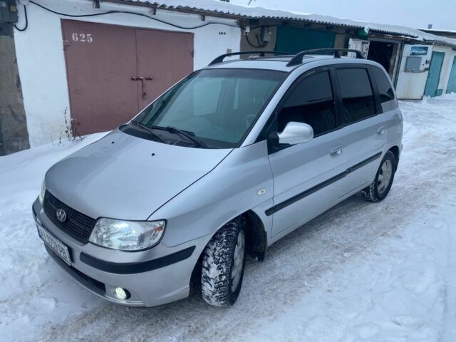 Серый Хендай Матрикс, объемом двигателя 1.6 л и пробегом 190 тыс. км за 3850 $, фото 1 на Automoto.ua