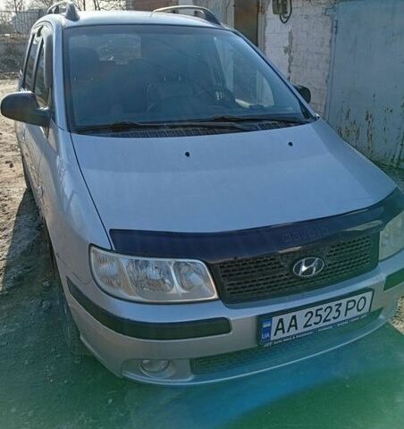 Сірий Хендай Матрікс, об'ємом двигуна 1.8 л та пробігом 210 тис. км за 4600 $, фото 1 на Automoto.ua