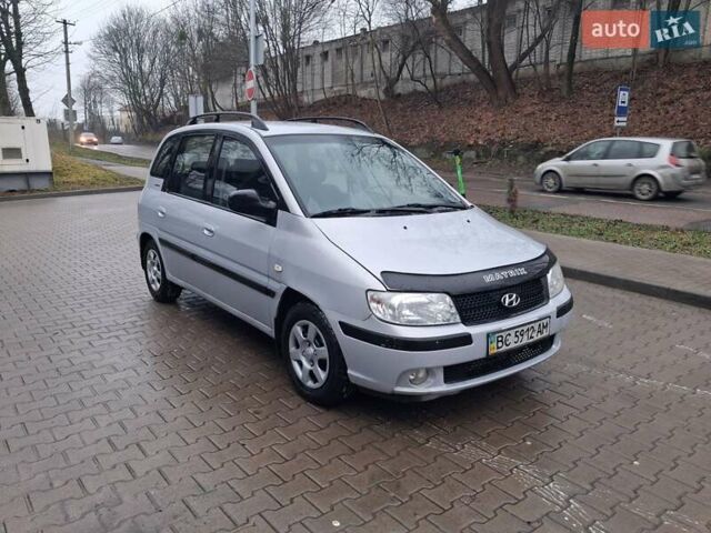 Сірий Хендай Матрікс, об'ємом двигуна 1.6 л та пробігом 246 тис. км за 2499 $, фото 1 на Automoto.ua