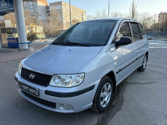 Серый Хендай Матрикс, объемом двигателя 1.6 л и пробегом 159 тыс. км за 4800 $, фото 1 на Automoto.ua