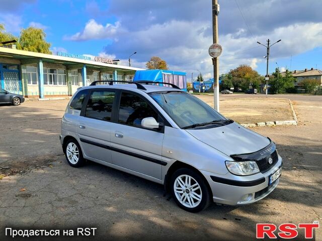 Сірий Хендай Матрікс, об'ємом двигуна 1.8 л та пробігом 250 тис. км за 3600 $, фото 1 на Automoto.ua