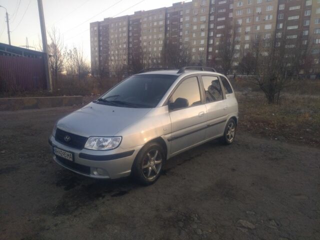 Серый Хендай Матрикс, объемом двигателя 1.6 л и пробегом 152 тыс. км за 3100 $, фото 1 на Automoto.ua