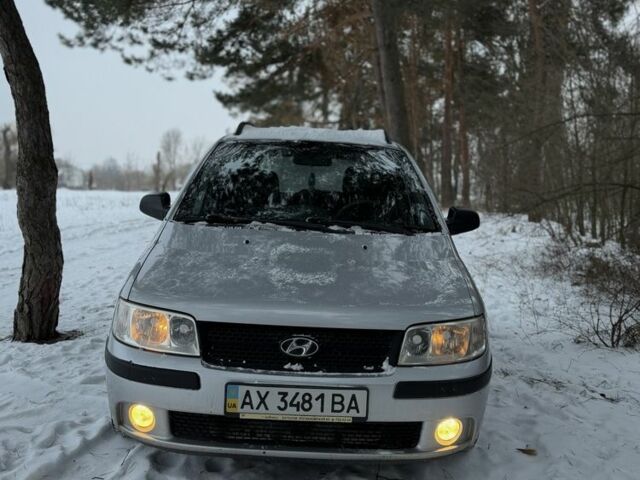Серый Хендай Матрикс, объемом двигателя 1.8 л и пробегом 135 тыс. км за 3600 $, фото 1 на Automoto.ua