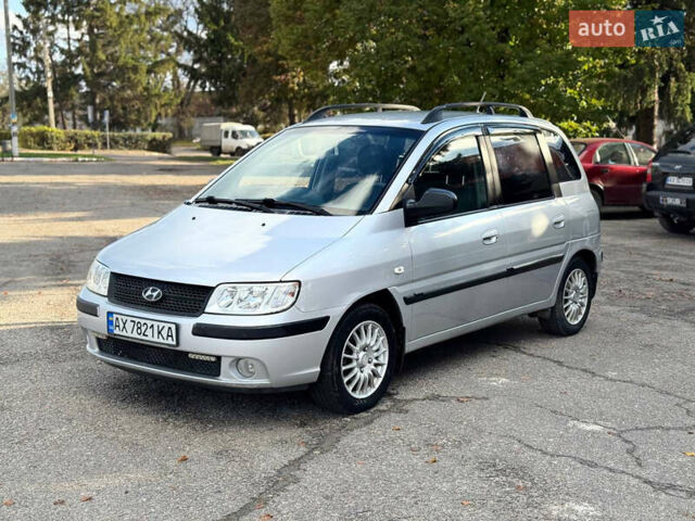 Серый Хендай Матрикс, объемом двигателя 1.6 л и пробегом 220 тыс. км за 3999 $, фото 1 на Automoto.ua