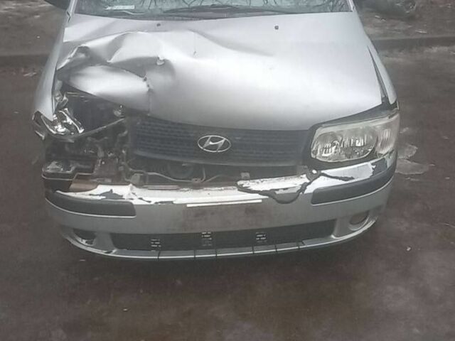 Сірий Хендай Матрікс, об'ємом двигуна 1.6 л та пробігом 200 тис. км за 1300 $, фото 1 на Automoto.ua