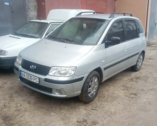 Серый Хендай Матрикс, объемом двигателя 1.8 л и пробегом 220 тыс. км за 3900 $, фото 1 на Automoto.ua