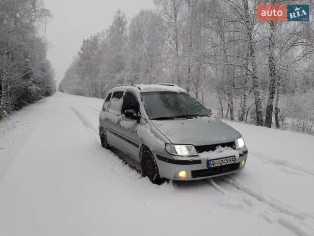 Сірий Хендай Матрікс, об'ємом двигуна 1.6 л та пробігом 150 тис. км за 4200 $, фото 1 на Automoto.ua