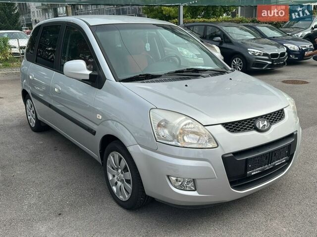 Серый Хендай Матрикс, объемом двигателя 1.6 л и пробегом 270 тыс. км за 5899 $, фото 1 на Automoto.ua
