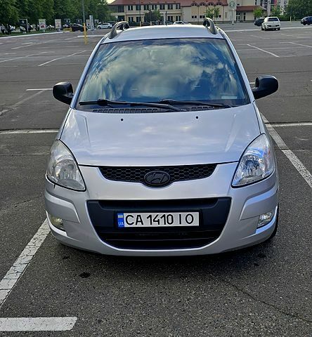 Серый Хендай Матрикс, объемом двигателя 1.8 л и пробегом 255 тыс. км за 4999 $, фото 1 на Automoto.ua