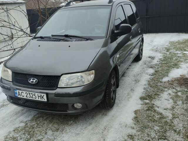 Серый Хендай Матрикс, объемом двигателя 1.6 л и пробегом 247 тыс. км за 3200 $, фото 1 на Automoto.ua